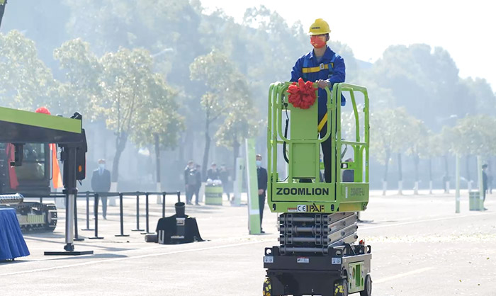 Strong Focus on R&D <br>The World’s Largest Electrical Telescopic boom lift